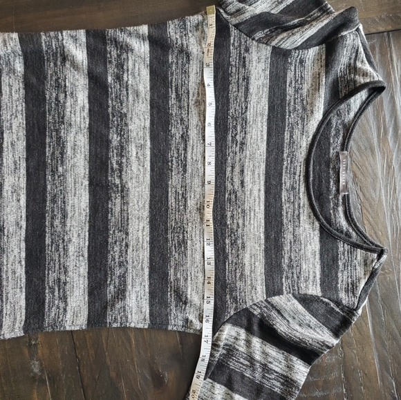 Suzy Shier cozy sweater dress - Picture 2 of 7